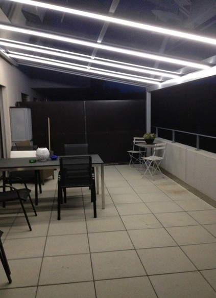Glasdach mit Beschattung und LED